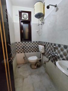 Bathroom Image of 600 Sq.ft 1 BHK Independent House for rent in Star Apartment, Chhattarpur New Delhi for Rs. 13000