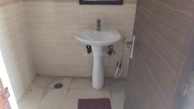 Bathroom Image of 380 Sq.ft 1 RK Apartment / Flat for rent in Supertech Ecociti, Sector 137 Noida for Rs. 19500