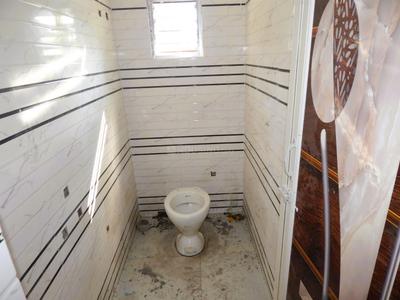 Bathroom Image of 750 Sq.ft 2 BHK Apartment / Flat for sale in Dum Dum Cantonment Kolkata for Rs. 2775000