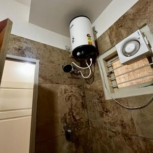 Bathroom Image of 2000 Sq.ft 2 BHK Independent House for rent in Deepanagar Mysore for Rs. 20000