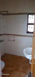 Bathroom Image of 1100 Sq.ft 2 BHK Apartment / Flat for sale in DDA Flats Sarita Vihar, Sarita Vihar New Delhi for Rs. 25000000