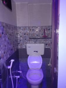 Bathroom Image of 750 Sq.ft 2 BHK Independent House for rent in Gayatri Nagar Gwalior for Rs. 6500