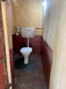 Bathroom Image of 1100 Sq.ft 2.5 BHK Independent House for rent in Arayidathupalam Kozhikode for Rs. 16000