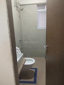 Bathroom Image of 700 Sq.ft 2 BHK Apartment / Flat for sale in Satra One, Goregaon West Mumbai for Rs. 17000000