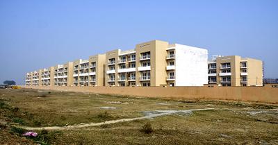 Building Image of 1300 Sq.ft 3 BHK Apartment / Flat for sale in BPTP Park Floors I, Sector 77 Faridabad for Rs. 9800000