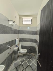 Bathroom Image of 800 Sq.ft 1 BHK Apartment / Flat for rent in Limbodi Indore for Rs. 11000