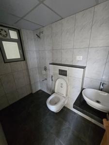 Image of 1000 Sq.ft 2 BHK Apartment / Flat for rent in Oxy Beaumonde, Viman Nagar, Pune for Rs. 70000
