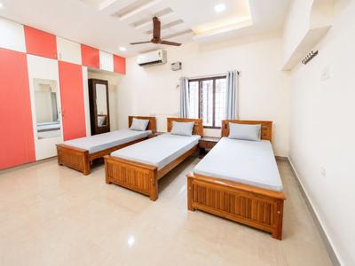 Hall Image of Luxury Pg Accommodation in Bandra West, Mumbai