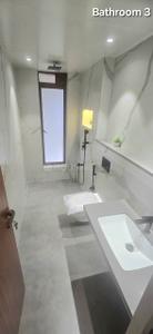 Bathroom Image of 2000 Sq.ft 4 BHK Apartment / Flat for sale in Chembur Mumbai for Rs. 72500000