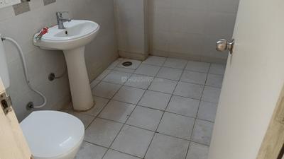 Image of 1165 Sq.ft 2 BHK Apartment / Flat for rent in Gaur City 7th Avenue, Noida Extension, Greater Noida for Rs. 24000