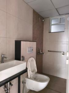 Common Bathroom Image of 850 Sq.ft 2 BHK Apartment / Flat for rent in Godrej Hillside, Mahalunge Pune for Rs. 25000