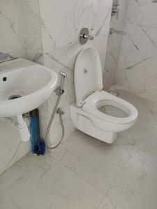 Common Bathroom Image of 980 Sq.ft 2 BHK Apartment / Flat for sale in Hiranandani Avalon, Powai Mumbai for Rs. 37500000