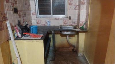 Kitchen Image of 400 Sq.ft 1 BHK Apartment / Flat for rent in Baguiati Kolkata for Rs. 7000