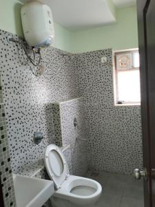 Bathroom Image of 1400 Sq.ft 3 BHK Apartment / Flat for rent in SJR Hamilton Homes, Gattahalli Bengaluru for Rs. 35000