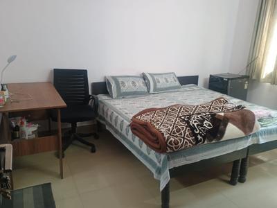 Bedroom Image of 450 Sq.ft 1 RK Builder Floor for rent in Safdarjung Enclave New Delhi for Rs. 25000