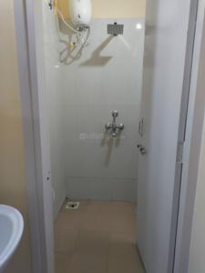 Bathroom Image of 640 Sq.ft 1 BHK Apartment / Flat for rent in Adani Pratham Phase 2, Vaishno Devi Circle Ahmedabad for Rs. 16000