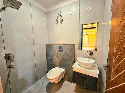 Bathroom Image of 1400 Sq.ft 3 BHK Apartment / Flat for rent in Estate Skydale, Morabadi Ranchi for Rs. 23000