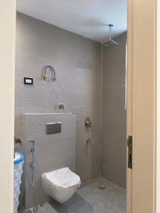 Common Bathroom Image of 1450 Sq.ft 3 BHK Builder Floor for sale in Kaushambi Ghaziabad for Rs. 16500000