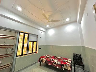 Bedroom Image of 750 Sq.ft 1 RK Independent House for rent in Goyla Vihar New Delhi for Rs. 13500