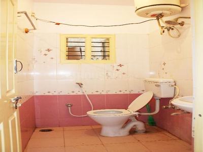 Bathroom Image of 430 Sq.ft 1 RK Apartment / Flat for rent in Koramangala Bengaluru for Rs. 13500