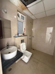 Bathroom Image of 1500 Sq.ft 3 BHK Apartment / Flat for rent in Viraj Sun Breeze Ii Phase 1 BBD Green City, Semra Lucknow for Rs. 23000