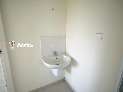 Bathroom Image of 1450 Sq.ft 3 BHK Apartment / Flat for sale in Galaxy Golden Dale, Kadavanthra Kochi for Rs. 9800000