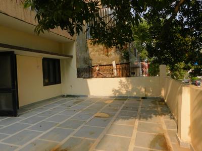 Balcony Image of 900 Sq.ft 1 BHK Builder Floor for rent in Janakpuri New Delhi for Rs. 23000