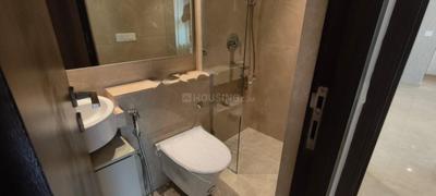 Image of 1250 Sq.ft 2 BHK Apartment / Flat for rent in Hiranandani Highland A B C D And E Wing, Powai, Mumbai for Rs. 85045