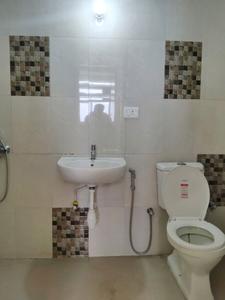 Common Bathroom Image of 845 Sq.ft 2 BHK Apartment / Flat for rent in Kasarvadavali Thane for Rs. 29000