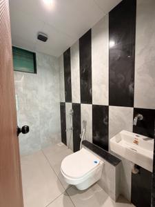 Bathroom Image of 700 Sq.ft 2 BHK Apartment / Flat for sale in Kheni Shivalik Avenue, Vadadla Bharuch for Rs. 3000000
