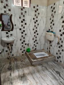 Bathroom Image of 4400 Sq.ft 4 BHK Independent House for sale in Balaganj Lucknow for Rs. 15000000