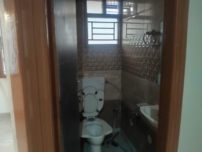 Image of 826 Sq.ft 2 BHK Builder Floor for rent in Preet Vihar, New Delhi for Rs. 16000