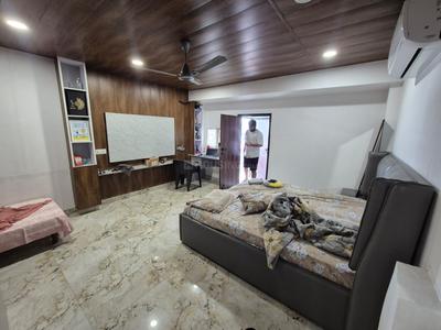 Bedroom Image of 1000 Sq.ft 2 BHK Builder Floor for sale in Ramesh Nagar New Delhi for Rs. 16500000