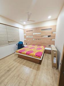 Bedroom Image of 1150 Sq.ft 3.5 BHK Apartment / Flat for rent in Kumar Kruti, Kalyani Nagar Pune for Rs. 70000