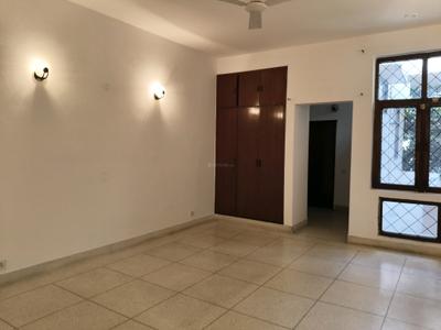 Bedroom Image of 3000 Sq.ft 3 BHK Builder Floor for rent in Sector 17 Gurgaon for Rs. 60000