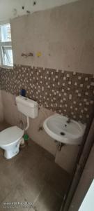 Bathroom Image of 1224 Sq.ft 3 BHK Apartment / Flat for rent in Signature Global City, Alpha International City Karnal for Rs. 15000