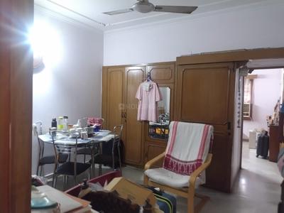 Bedroom Image of 1100 Sq.ft 2 BHK Builder Floor for rent in Safdarjung Development Area New Delhi for Rs. 60000