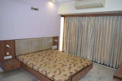 Bedroom Image of 1350 Sq.ft 3 BHK Apartment / Flat for sale in Juhu Mumbai for Rs. 52500000
