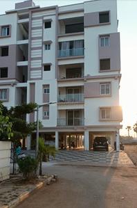 Building Image of 1400 Sq.ft 3 BHK Apartment / Flat for rent in Suresh Nagar Kakinada for Rs. 20000