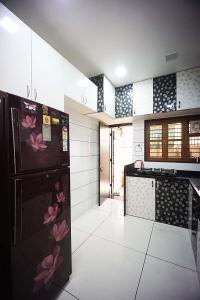 Kitchen Image of 1350 Sq.ft 4 BHK Independent House for sale in Hanspura Ahmedabad for Rs. 22500000