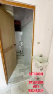 Bathroom Image of 1000 Sq.ft 2 BHK Builder Floor for sale in Pandav Nagar New Delhi for Rs. 7500000