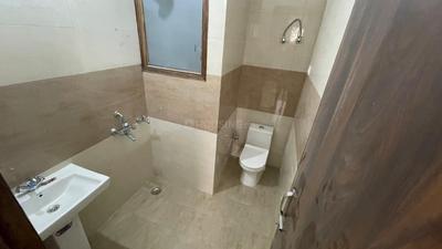 Bathroom Image of 2034 Sq.ft 3 BHK Apartment / Flat for sale in Ivory County Phase 1, Sector 115 Noida for Rs. 35000000