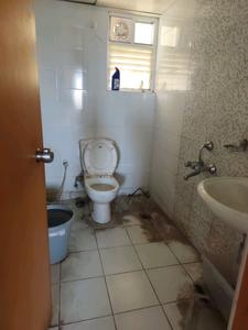 Common Bathroom Image of 1198 Sq.ft 2.5 BHK Apartment / Flat for rent in Mantri Celestia, Financial District Hyderabad for Rs. 45000