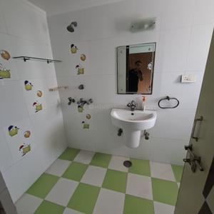 Image of 1200 Sq.ft 2 BHK Apartment / Flat for rent in Batla Apartments, Patparganj, New Delhi for Rs. 40000