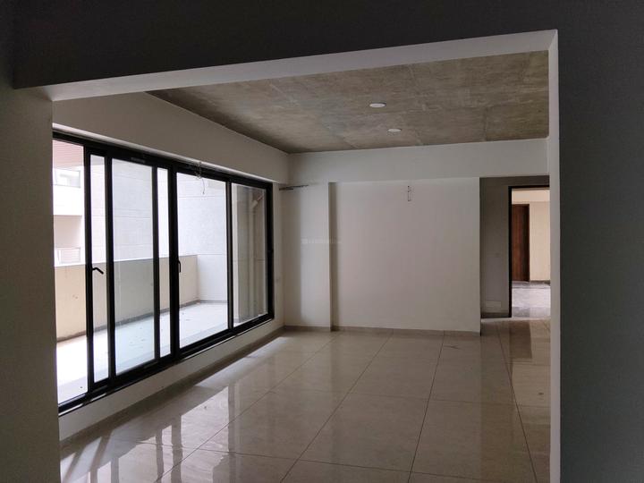 Turquoise Grandeure Main Image 1