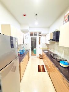 Kitchen Image of 1530 Sq.ft 3 BHK Apartment / Flat for sale in Mahagun Moderne, Sector 78 Noida for Rs. 20000000