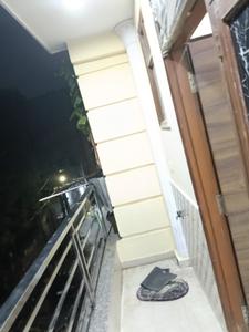 Balcony Image of 1000 Sq.ft 2 BHK Builder Floor for rent in Khirki Extension New Delhi for Rs. 26000
