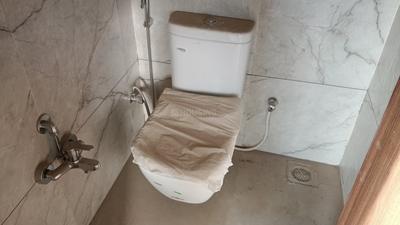 Bathroom Image of 1650 Sq.ft 3 BHK Apartment / Flat for rent in Roland Western Sparsh, Vaishno Devi Circle Ahmedabad for Rs. 20000
