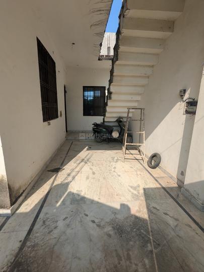 Dipty Khera Budheshwer Service Lane Balcony 1