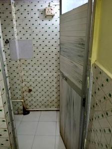 Bathroom Image of 900 Sq.ft 2 BHK Duplex for sale in Vidyavihar Mumbai for Rs. 10500000